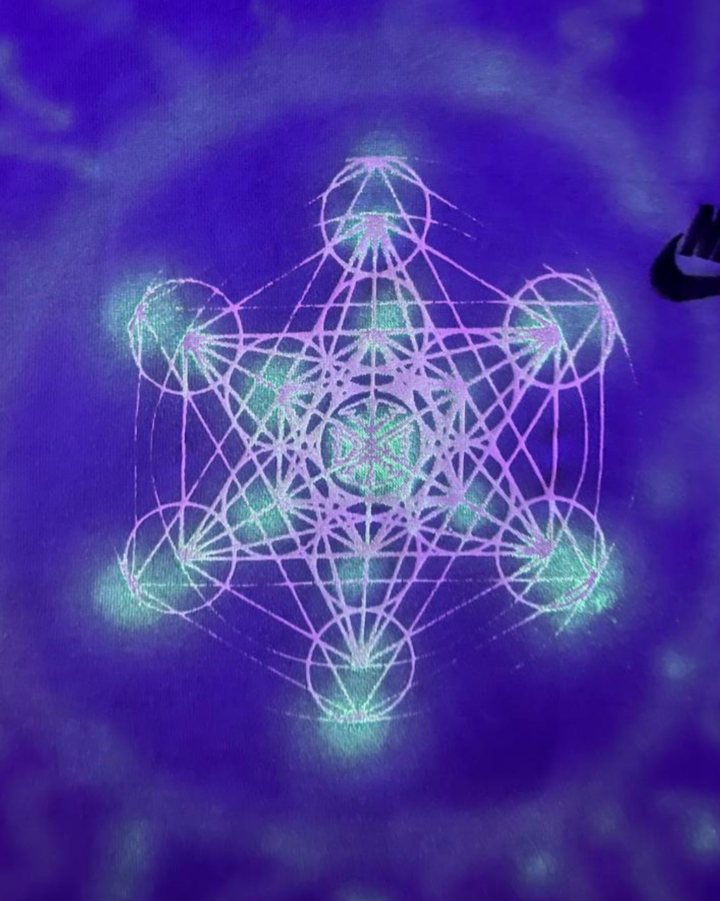 🪼 Hidden Glow — UV-Reactive Artwork (Experimental Upgrade)