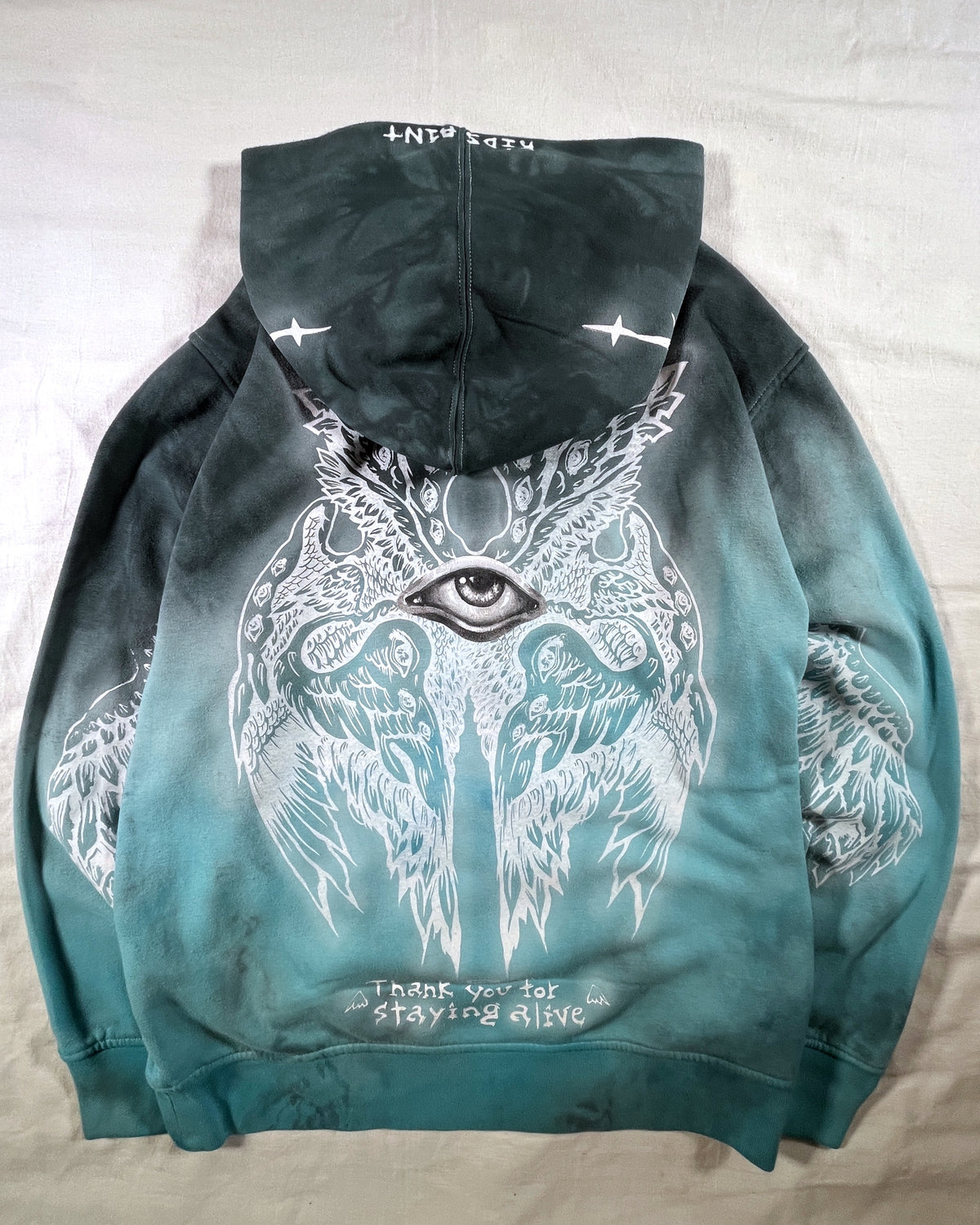 I don’t need to hide just to be accepted (oversized M)